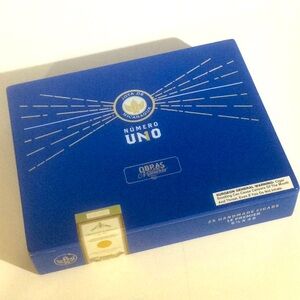 Numero Uno Cigar Box Wooden Case EMPTY Glossy Blue Gold Hinge Black Felt Bottom